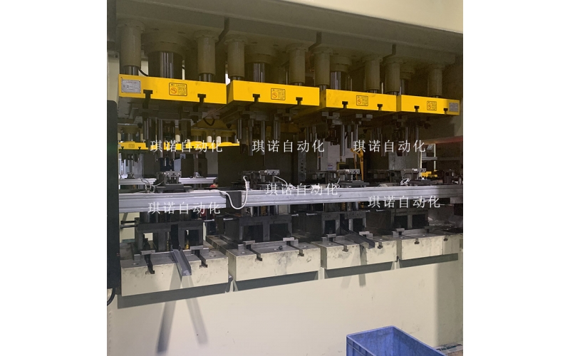 沖壓機(jī)械手的組成結(jié)構(gòu)